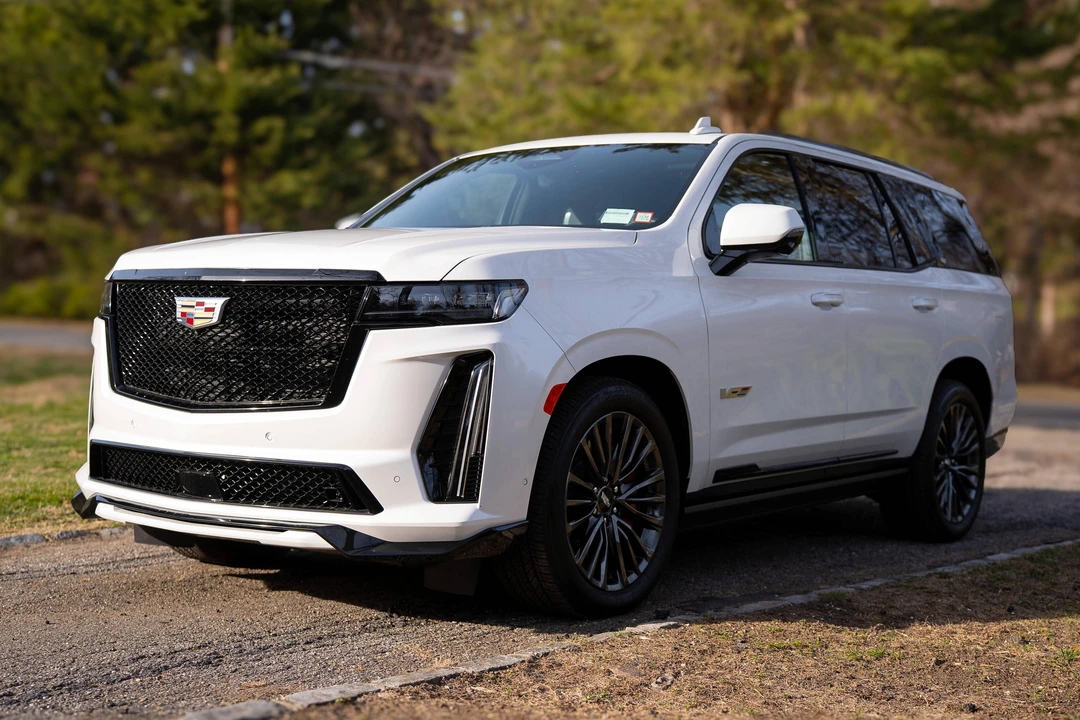 2023 Cadillac Escalade-V 5th Gen - Image 8 of 31