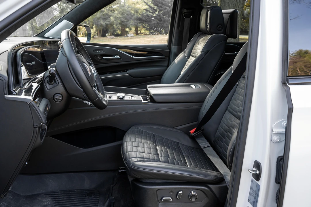 2023 Cadillac Escalade-V 5th Gen - Image 31 of 31