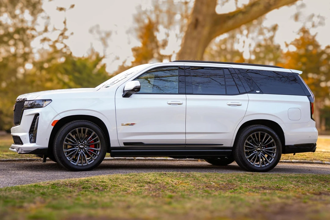 2023 Cadillac Escalade-V 5th Gen - Image 3 of 21