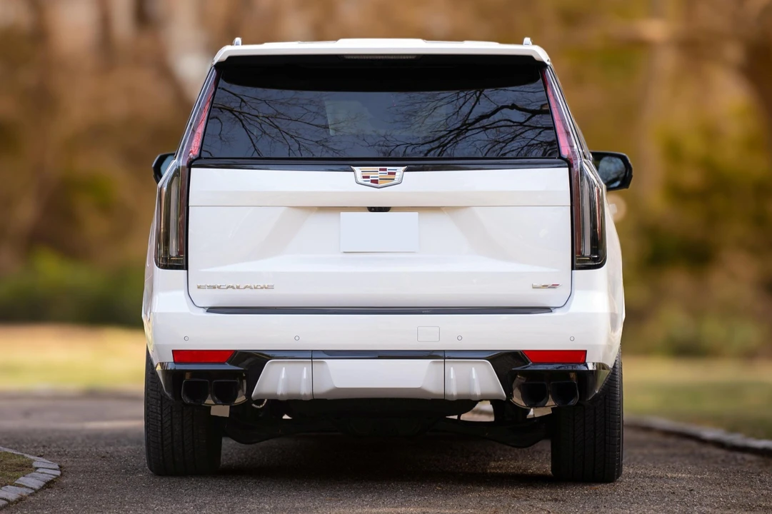 2023 Cadillac Escalade-V 5th Gen - Image 5 of 21