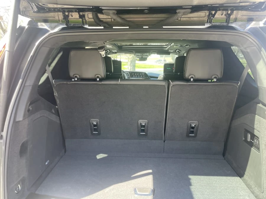 2023 Cadillac Escalade-V 5th Gen - Image 17 of 26