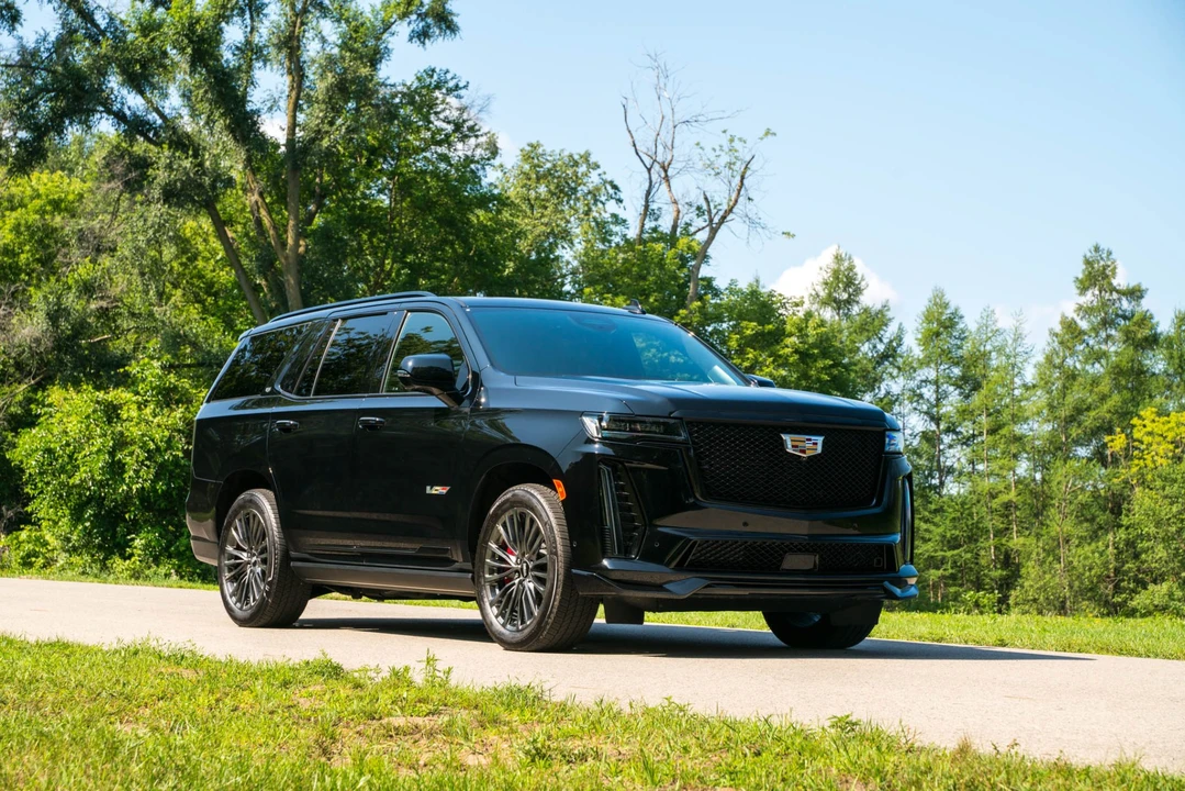 2023 Cadillac Escalade-V 5th Gen - Image 13 of 31