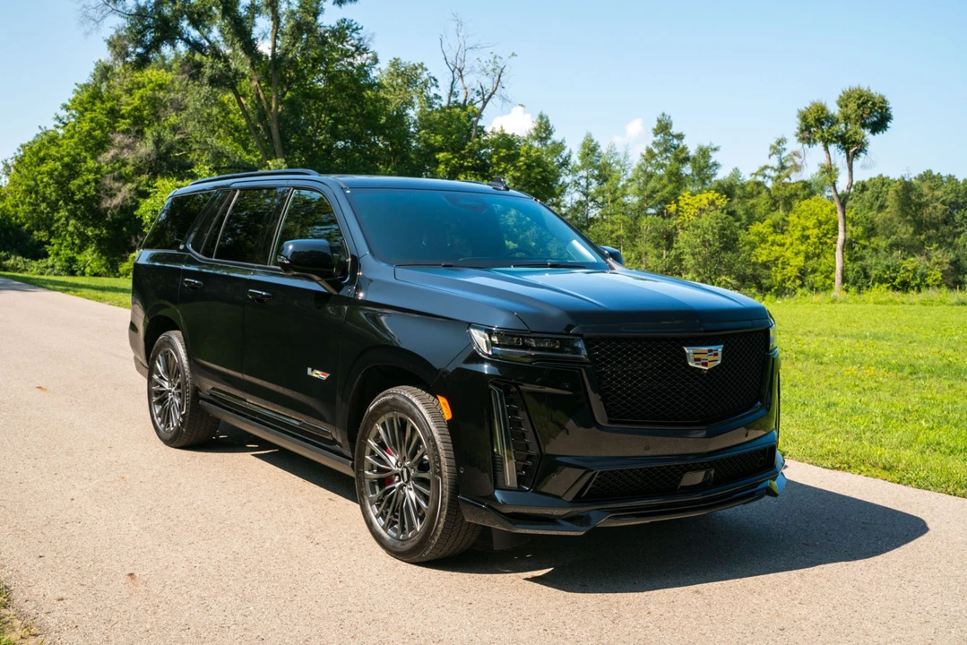 2023 Cadillac Escalade-V 5th Gen - Image 8 of 31
