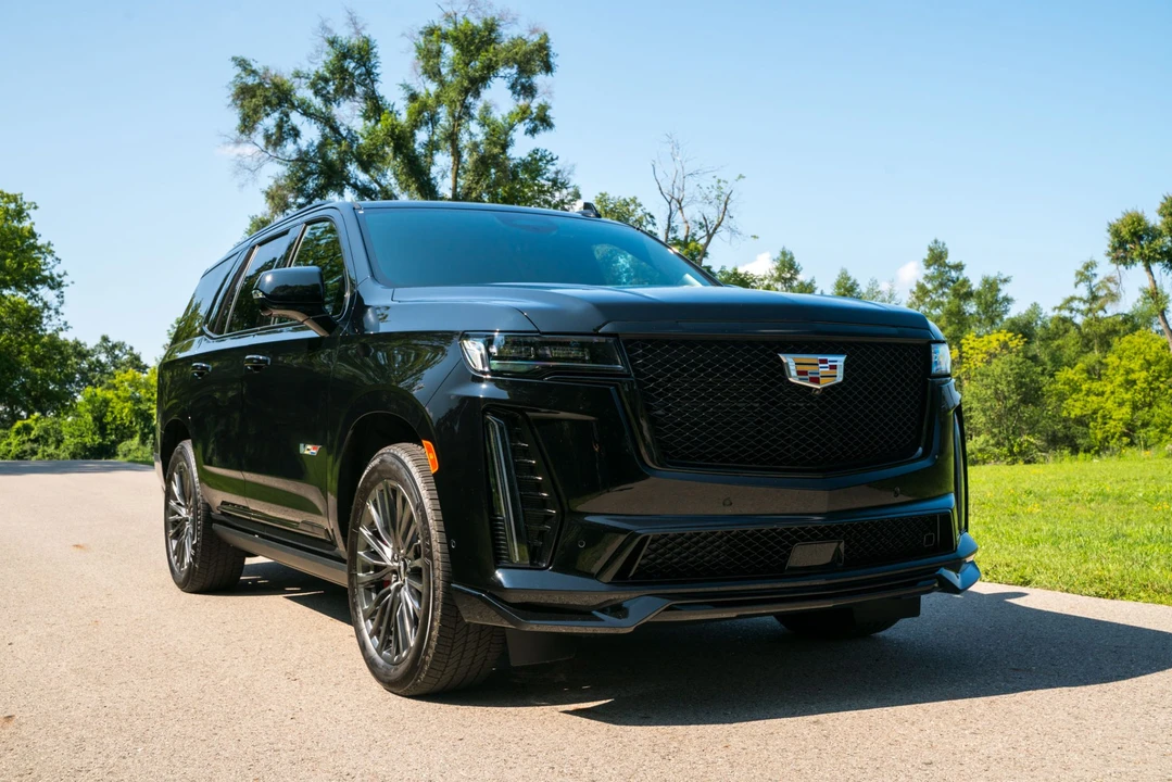 2023 Cadillac Escalade-V 5th Gen - Image 6 of 31