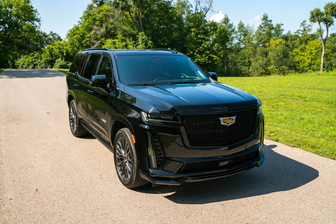 2023 Cadillac Escalade-V 5th Gen - Image 7 of 31
