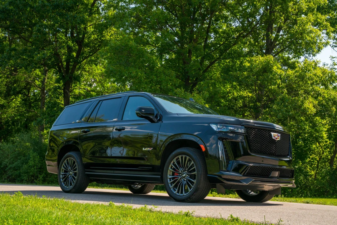 2023 Cadillac Escalade-V 5th Gen - Image 18 of 31