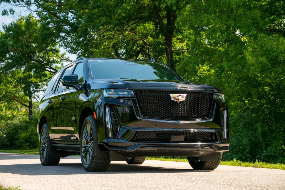 2023 Cadillac Escalade-V 5th Gen - Image 3 of 31