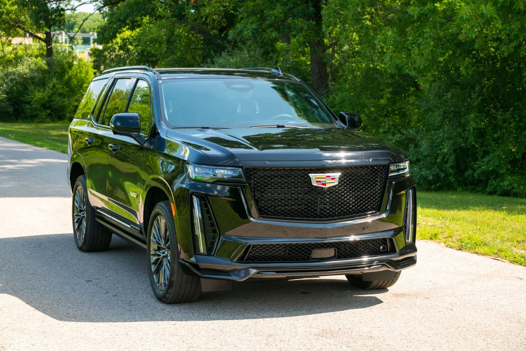 2023 Cadillac Escalade-V 5th Gen - Image 4 of 31