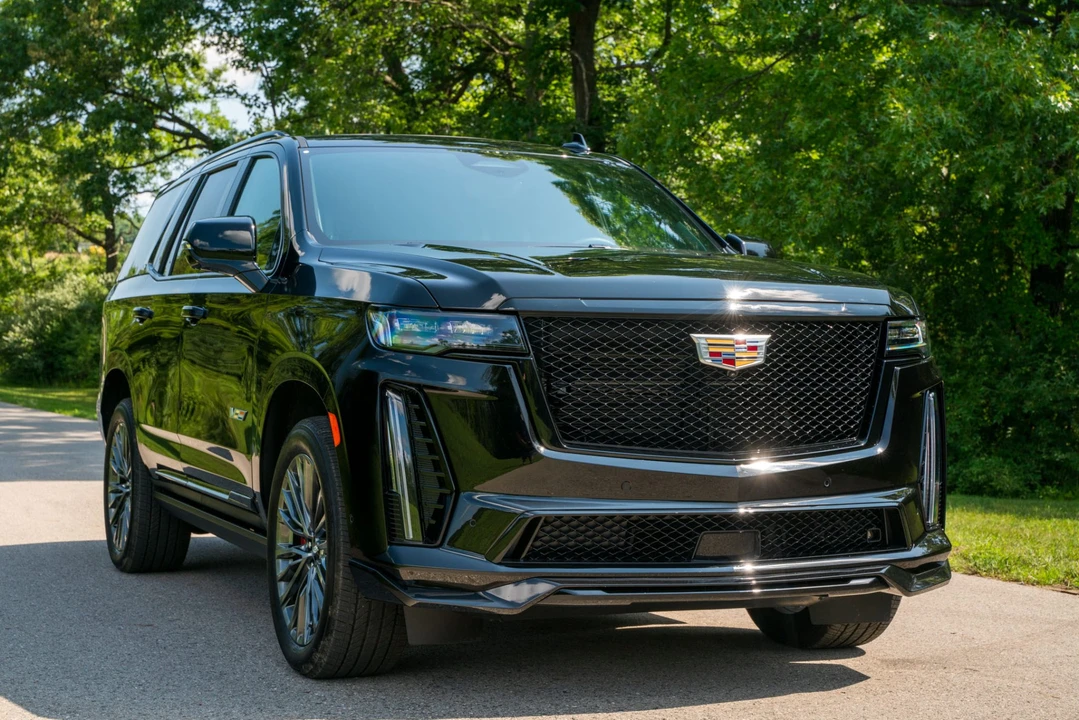 2023 Cadillac Escalade-V 5th Gen - Image 5 of 31