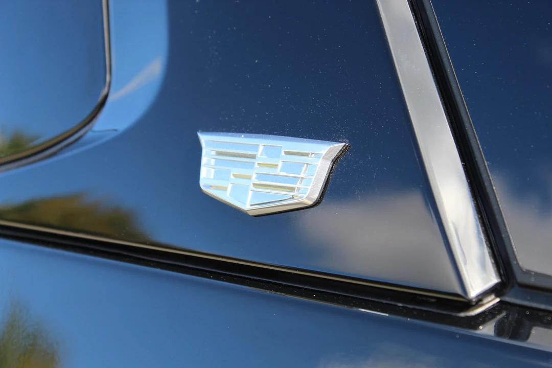 2023 Cadillac Escalade-V 5th Gen - Image 16 of 31