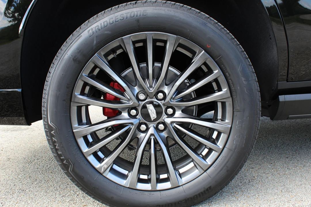2023 Cadillac Escalade-V 5th Gen - Image 20 of 31