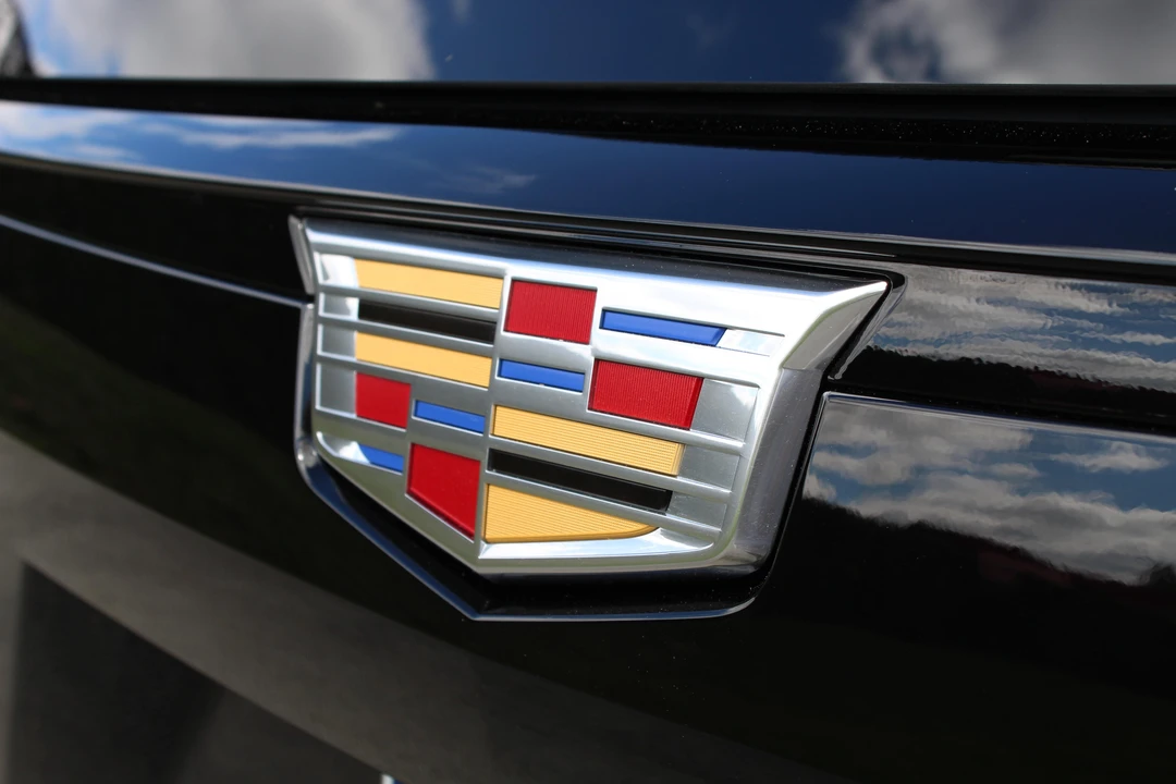 2023 Cadillac Escalade-V 5th Gen - Image 17 of 31