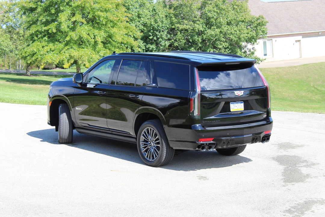 2023 Cadillac Escalade-V 5th Gen - Image 8 of 31