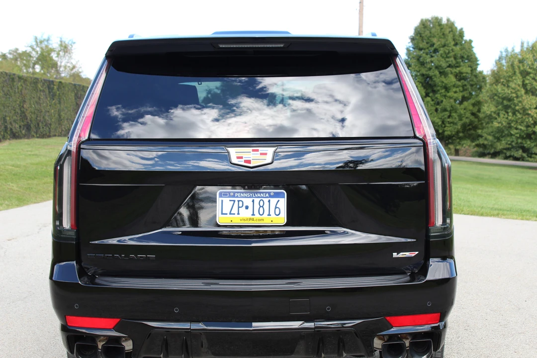 2023 Cadillac Escalade-V 5th Gen - Image 9 of 31