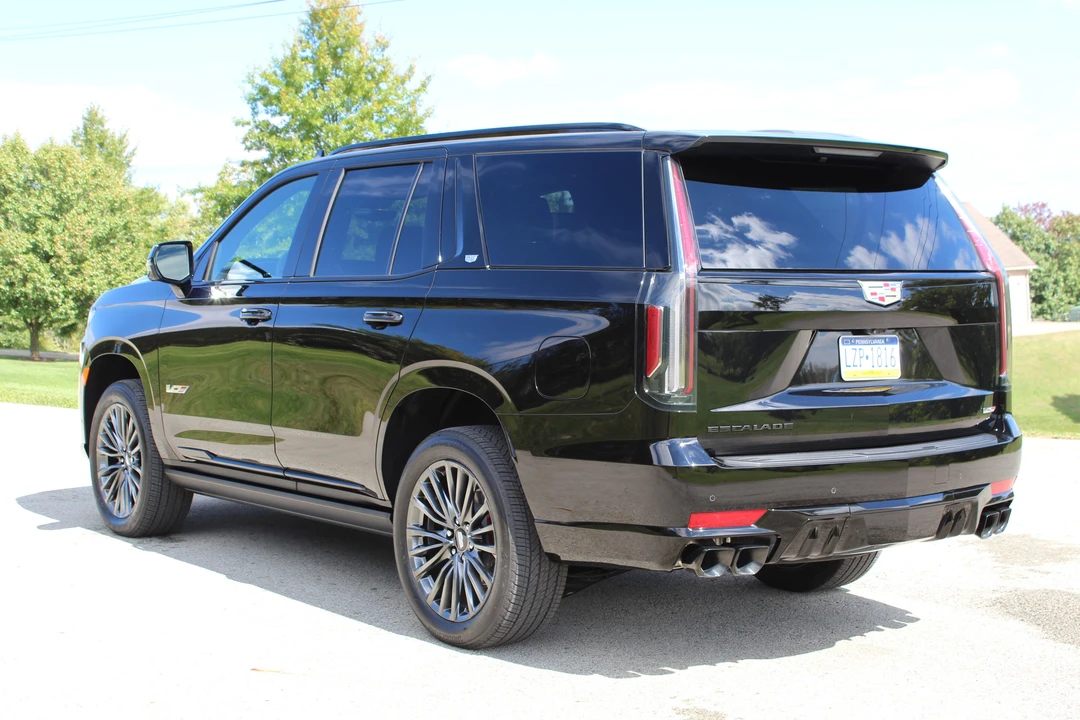 2023 Cadillac Escalade-V 5th Gen - Image 7 of 31