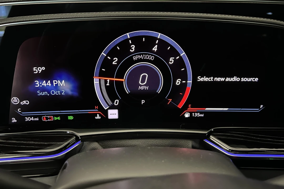 2023 Cadillac Escalade-V 5th Gen - Image 26 of 31