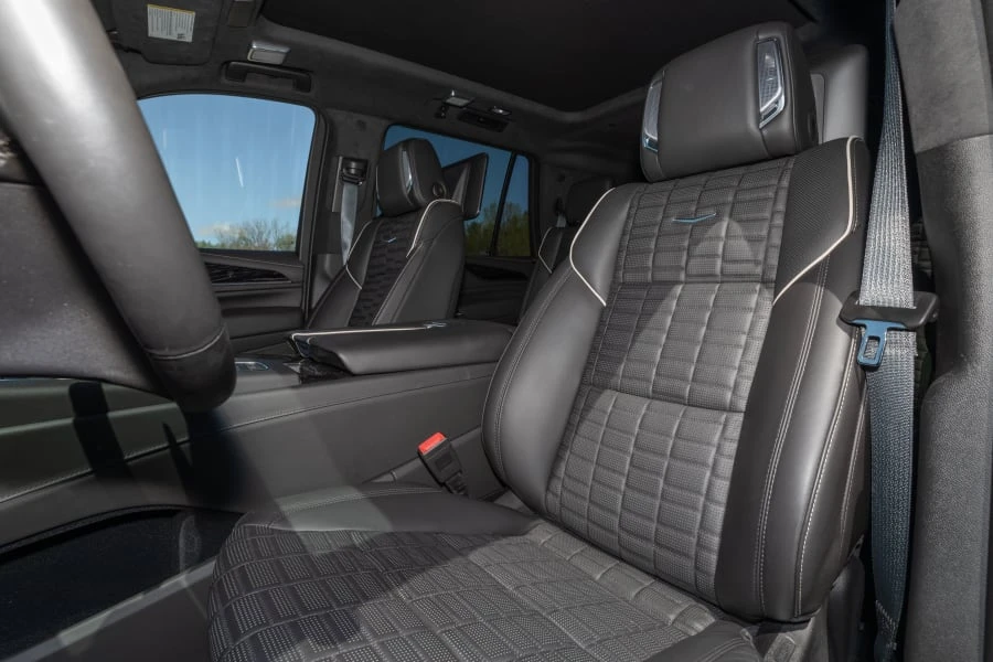2023 Cadillac Escalade-V 5th Gen - Image 21 of 31