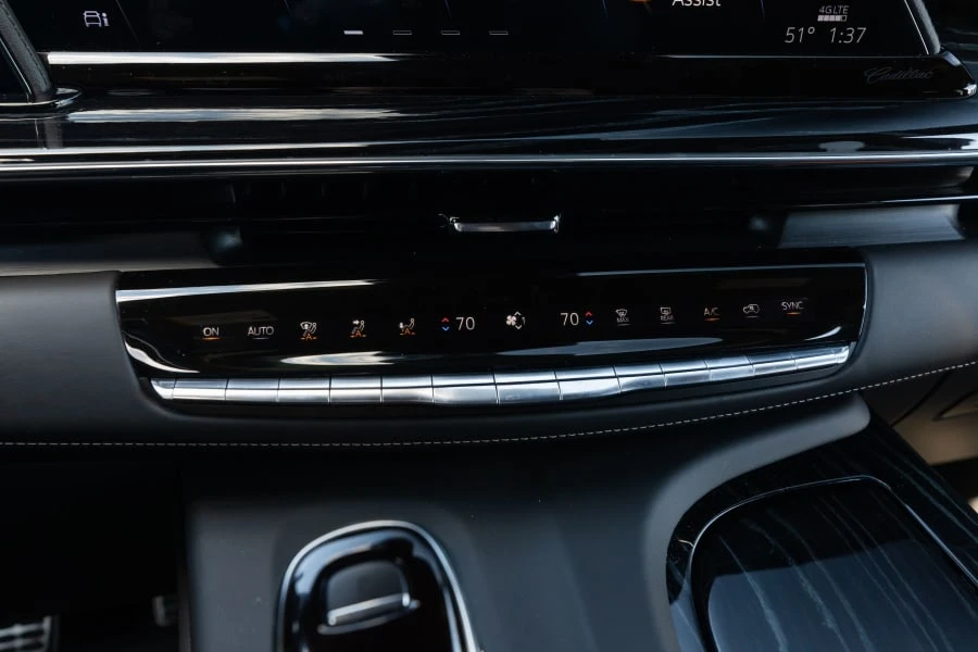 2023 Cadillac Escalade-V 5th Gen - Image 27 of 31