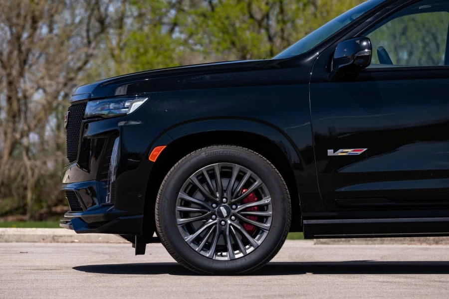 2023 Cadillac Escalade-V 5th Gen - Image 14 of 31