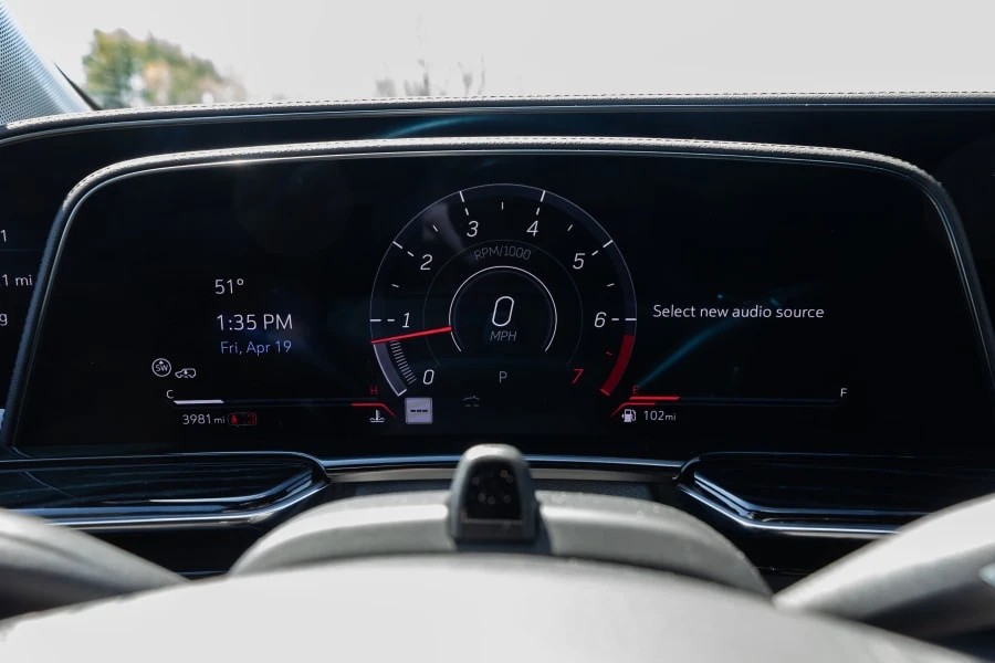 2023 Cadillac Escalade-V 5th Gen - Image 22 of 31