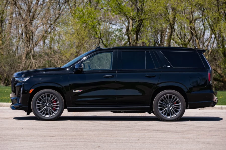 2023 Cadillac Escalade-V 5th Gen - Image 13 of 31
