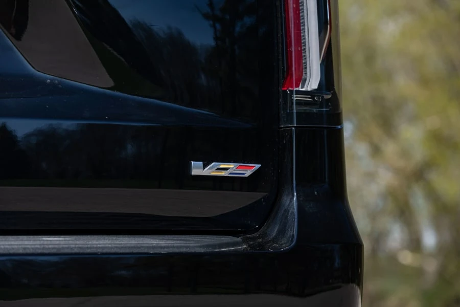 2023 Cadillac Escalade-V 5th Gen - Image 17 of 31