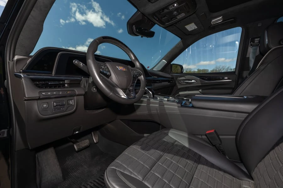 2023 Cadillac Escalade-V 5th Gen - Image 20 of 31