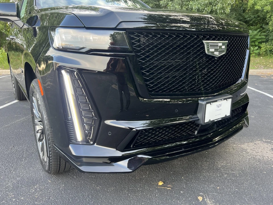 2023 Cadillac Escalade-V 5th Gen - Image 14 of 31