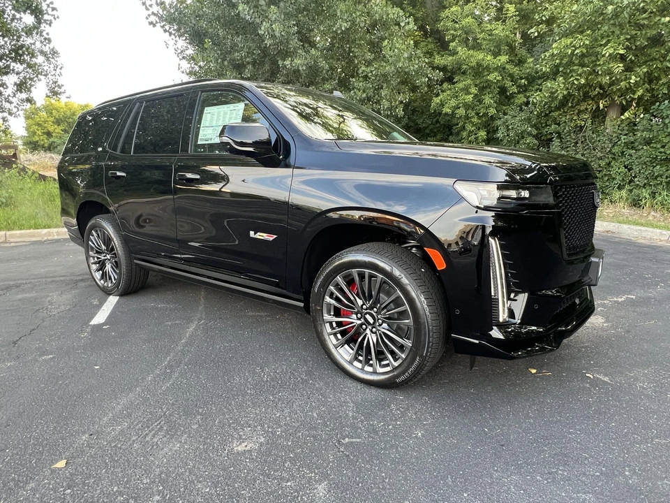 2023 Cadillac Escalade-V 5th Gen - Image 11 of 31