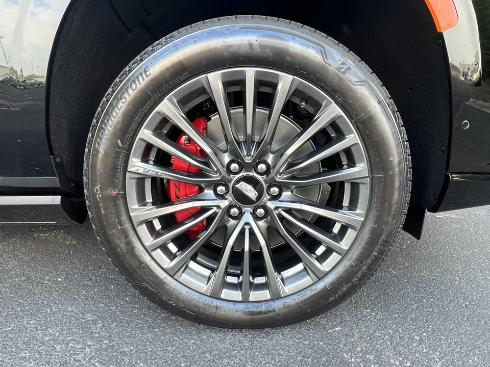 2023 Cadillac Escalade-V 5th Gen - Image 28 of 31