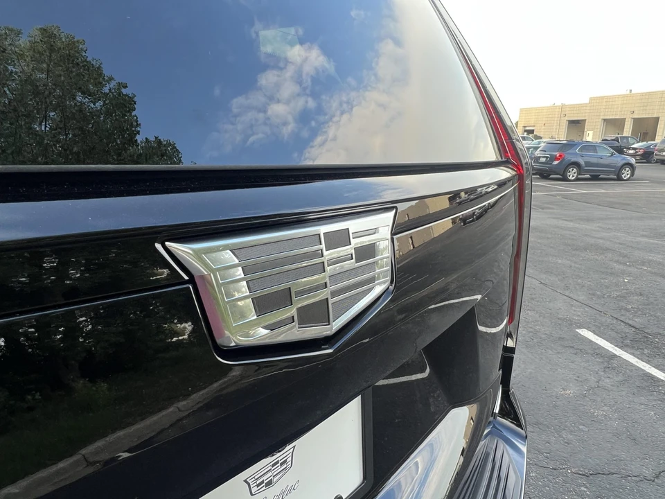 2023 Cadillac Escalade-V 5th Gen - Image 20 of 31