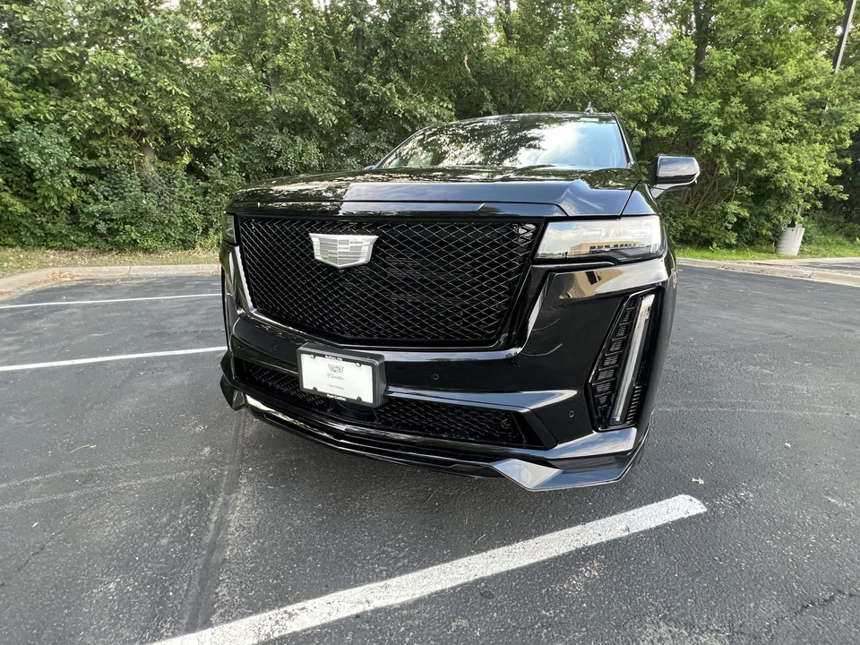 2023 Cadillac Escalade-V 5th Gen - Image 16 of 31