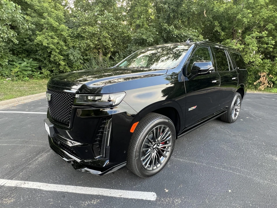 2023 Cadillac Escalade-V 5th Gen - Image 3 of 31
