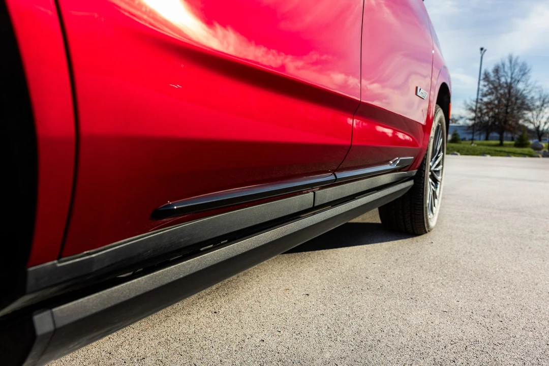 2023 Cadillac Escalade-V 5th Gen - Image 28 of 31