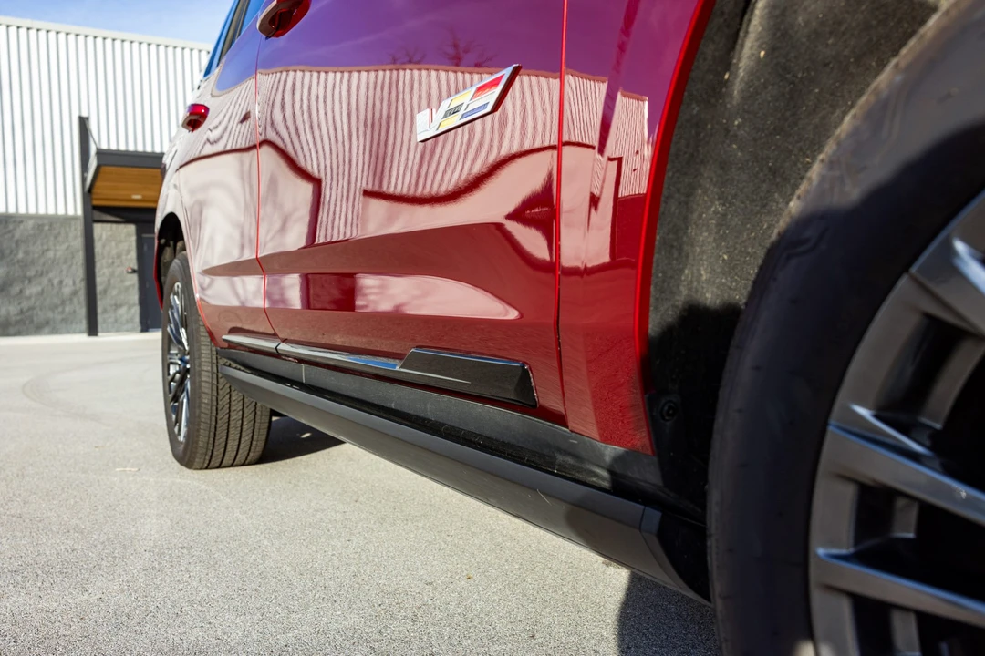 2023 Cadillac Escalade-V 5th Gen - Image 21 of 31