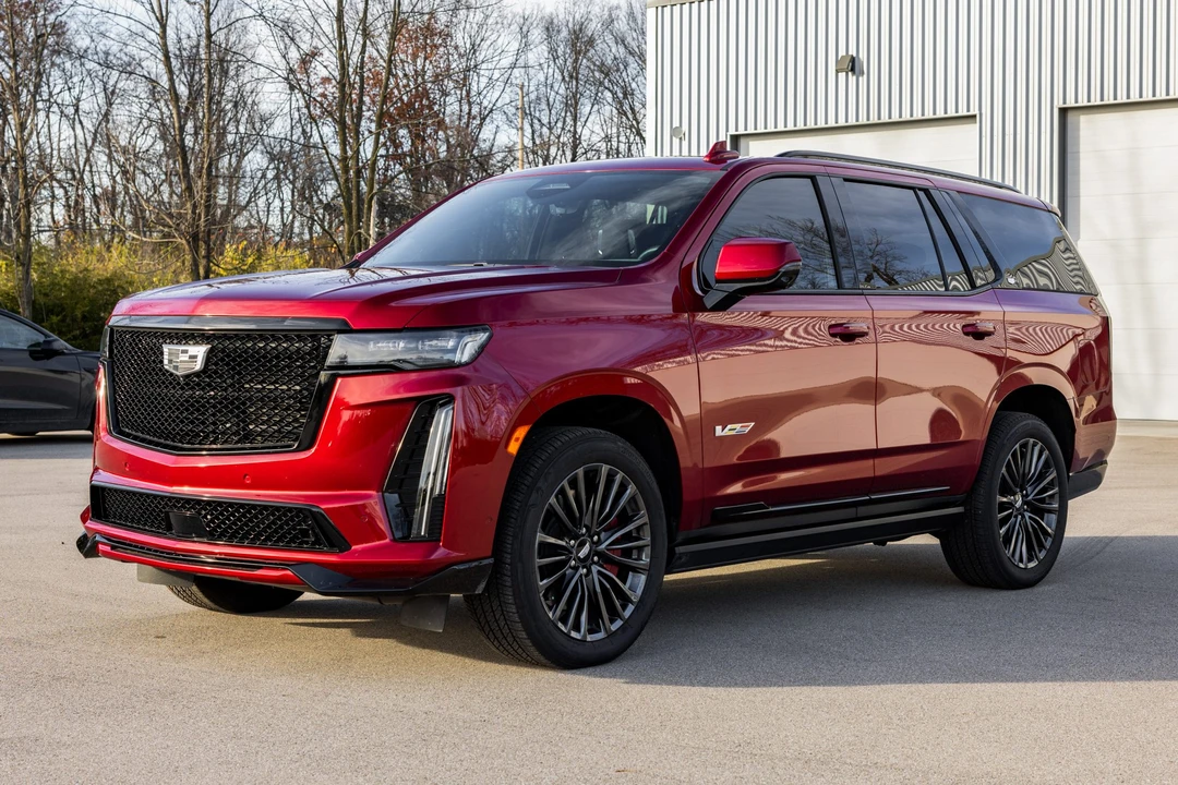 2023 Cadillac Escalade-V 5th Gen - Image 2 of 31