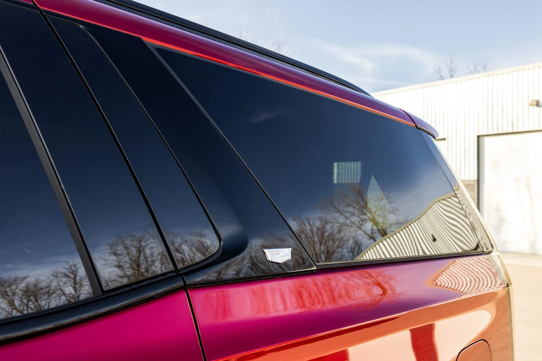 2023 Cadillac Escalade-V 5th Gen - Image 26 of 31