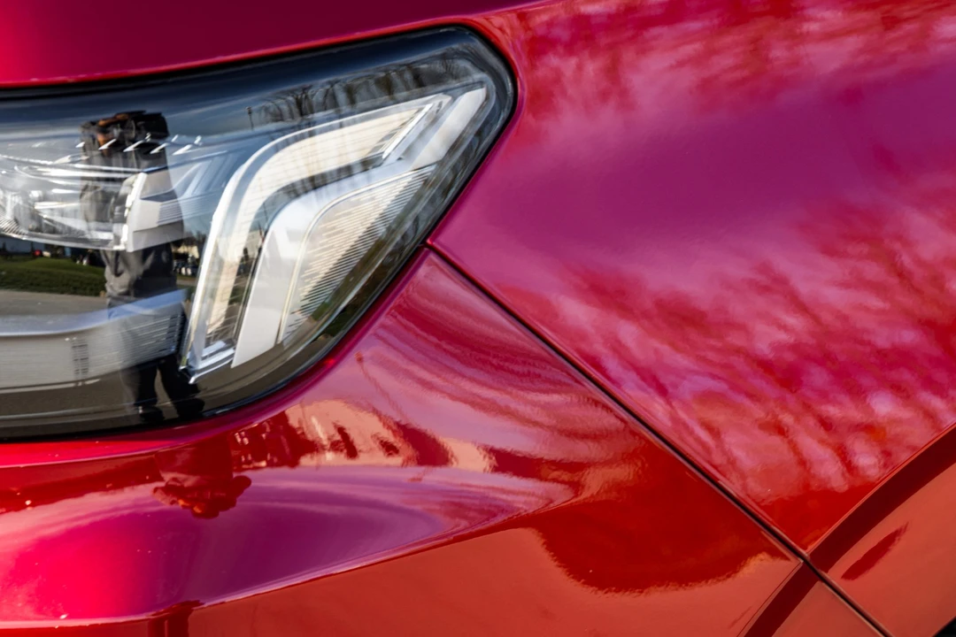 2023 Cadillac Escalade-V 5th Gen - Image 15 of 31