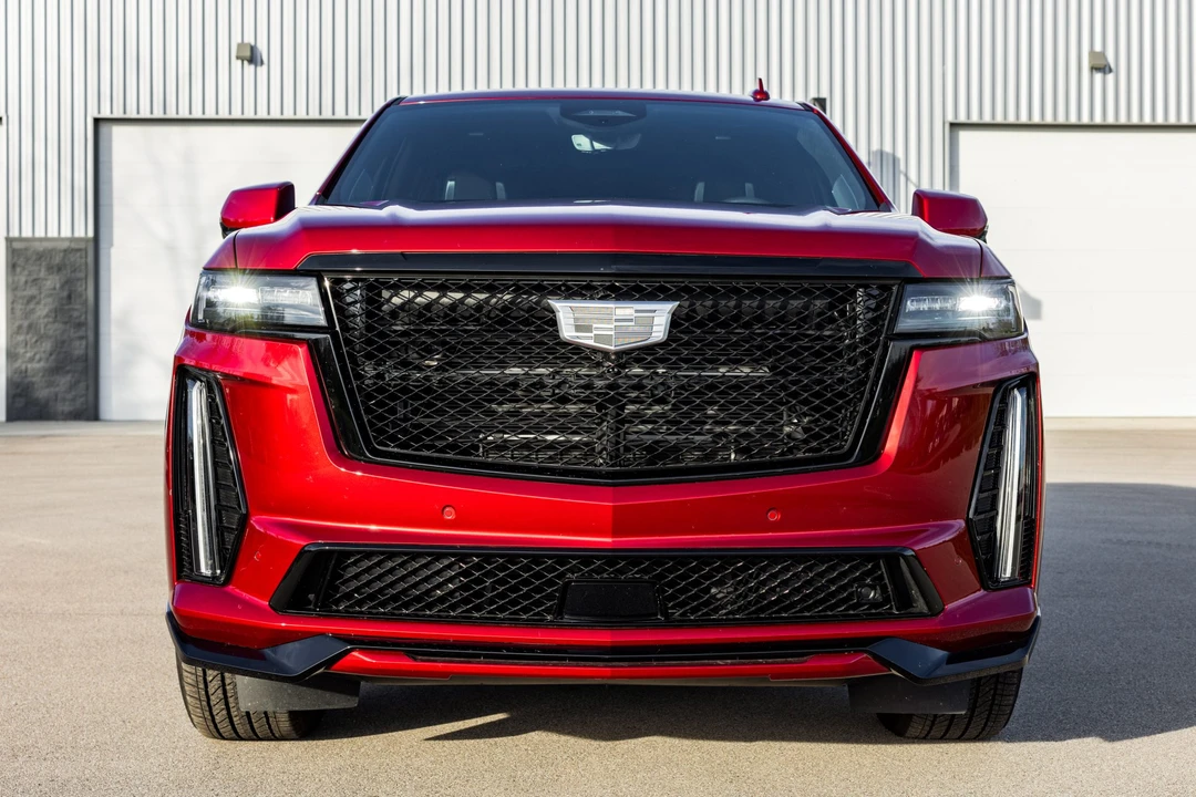 2023 Cadillac Escalade-V 5th Gen - Image 10 of 31