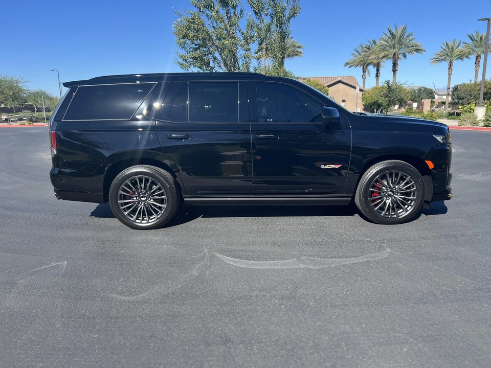 2023 Cadillac Escalade-V 5th Gen - Image 21 of 31
