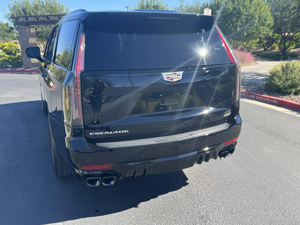 2023 Cadillac Escalade-V 5th Gen - Image 14 of 31