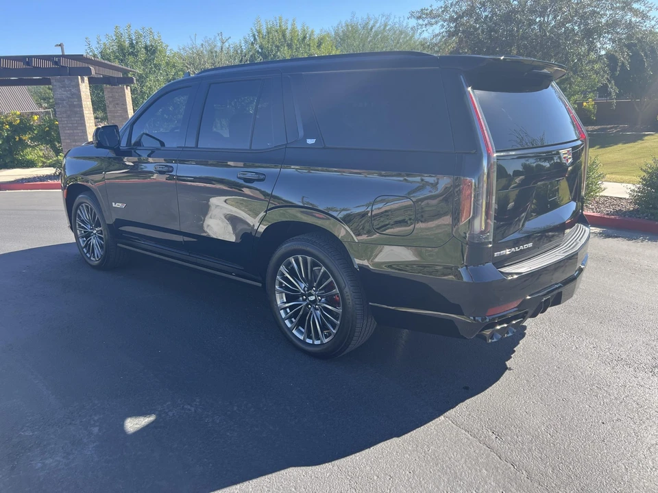 2023 Cadillac Escalade-V 5th Gen - Image 11 of 31