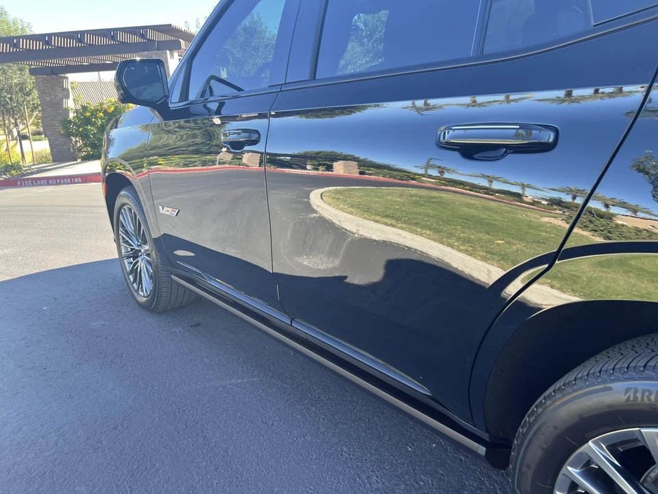 2023 Cadillac Escalade-V 5th Gen - Image 26 of 31