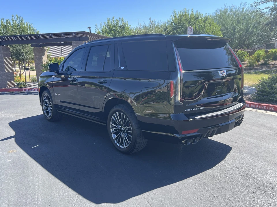 2023 Cadillac Escalade-V 5th Gen - Image 12 of 31