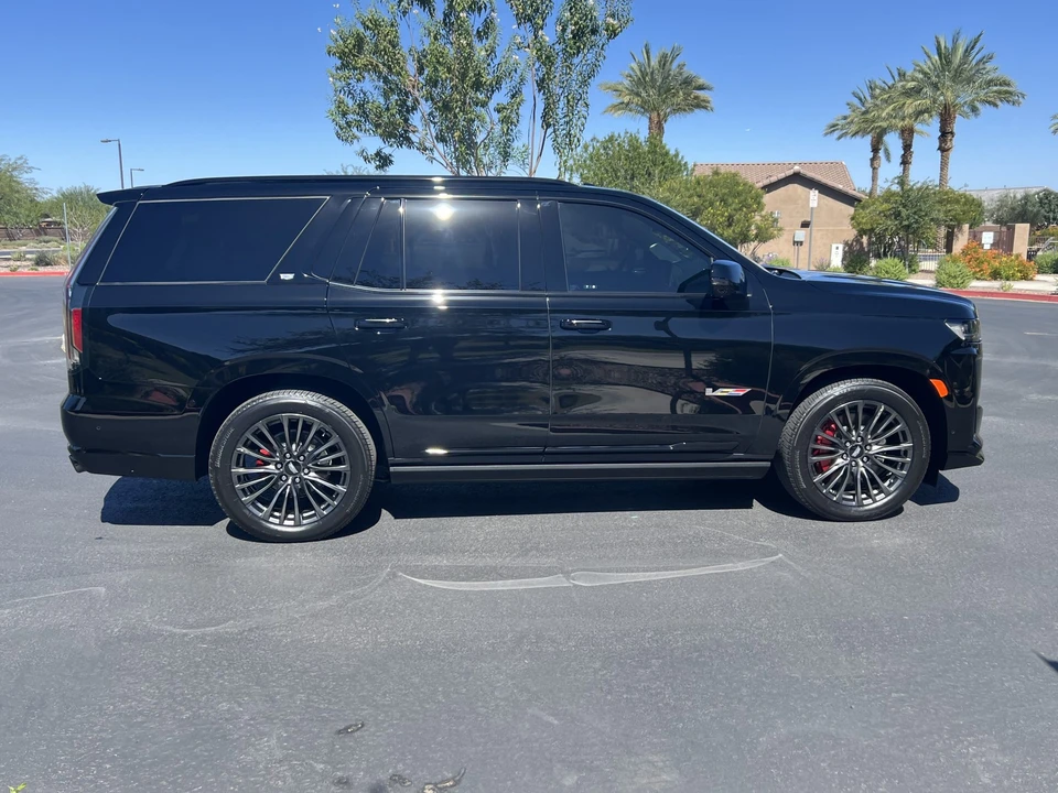 2023 Cadillac Escalade-V 5th Gen - Image 19 of 31