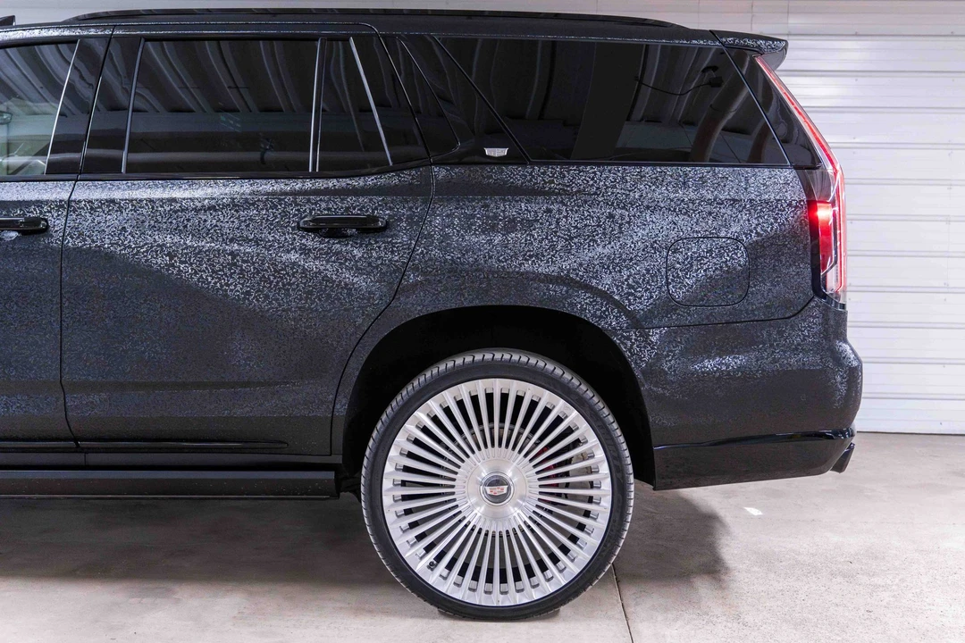 2023 Cadillac Escalade-V 5th Gen - Image 22 of 31