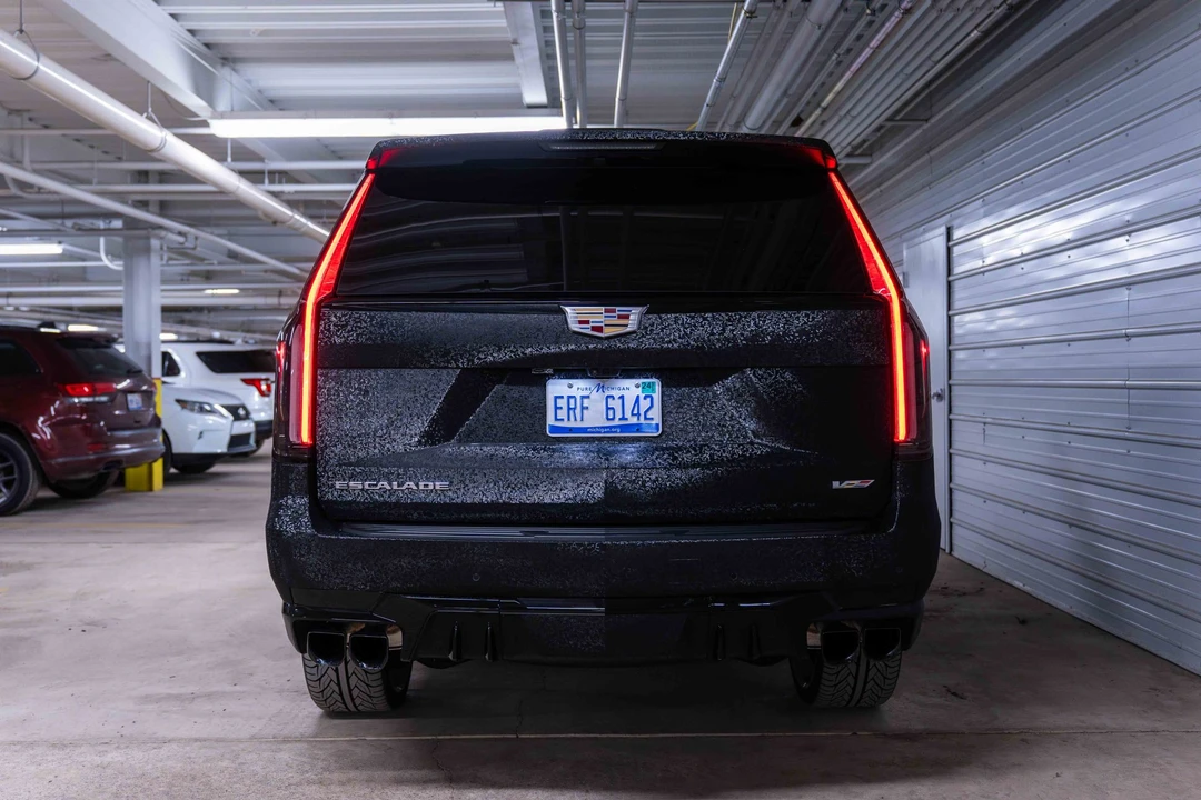 2023 Cadillac Escalade-V 5th Gen - Image 14 of 31