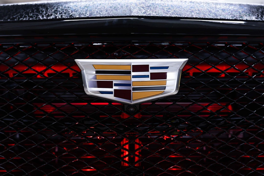 2023 Cadillac Escalade-V 5th Gen - Image 26 of 31