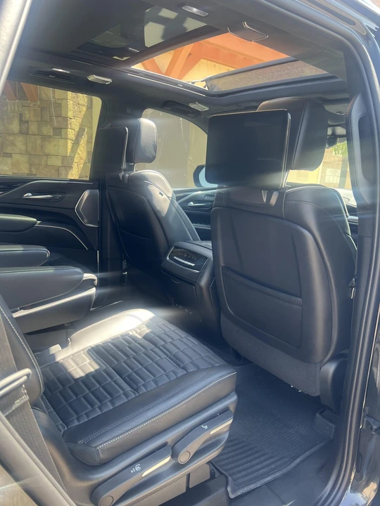 2023 Cadillac Escalade-V 5th Gen - Image 26 of 31