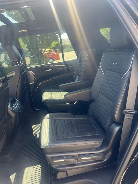 2023 Cadillac Escalade-V 5th Gen - Image 24 of 31